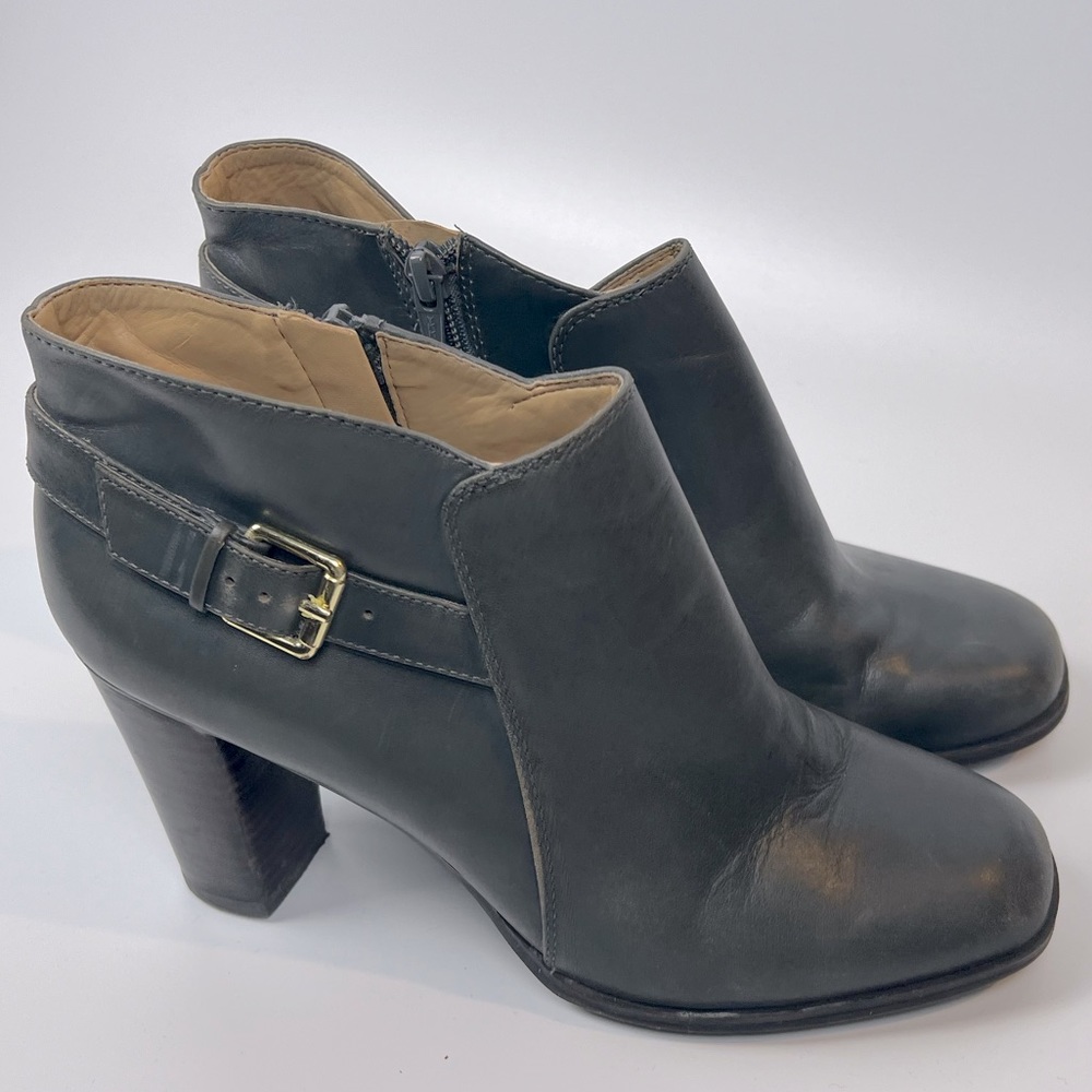EUC Nine West graphite heeled booties 8.5